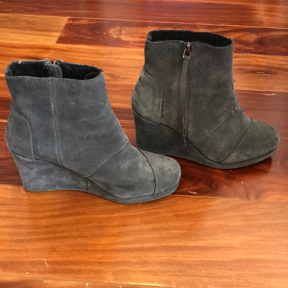 Tom’s Suede High Desert Wedge Booties